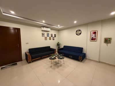 Par day apartment available for rent shot stay weekend luxury apartments bahria town Lahore