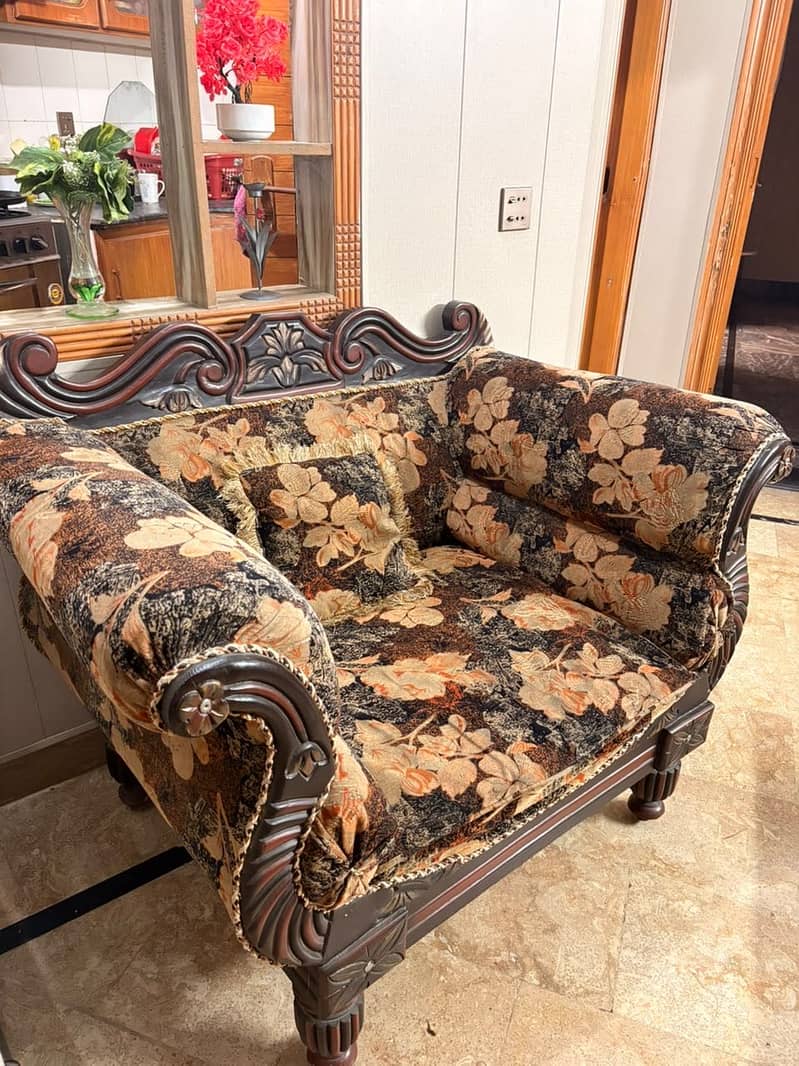 Wood frame structured sofa set 4