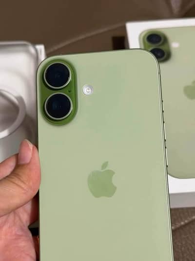 i Phone 17 Officel Pta approved /Physical +esim