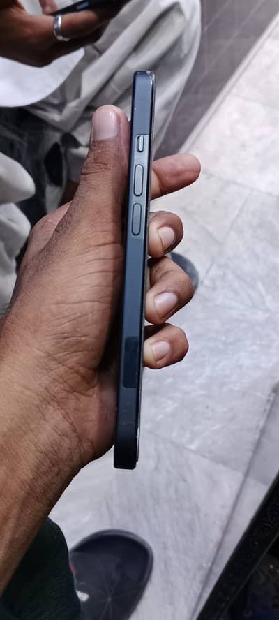 Apple iPhone 15