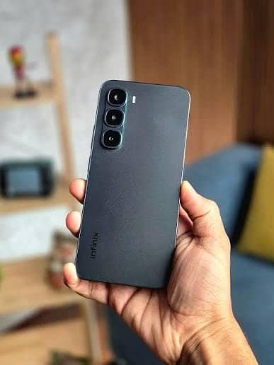 Infinix hot 60 pro 8+8gb ram 128gb rom