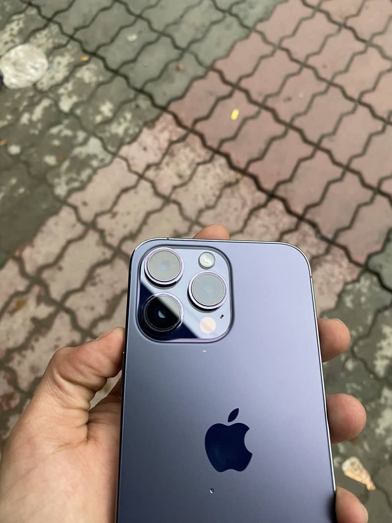 Apple iPhone 14 Pro Max 1