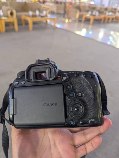 Canon 6D Mark ii & 85mm 1.8 Lens
