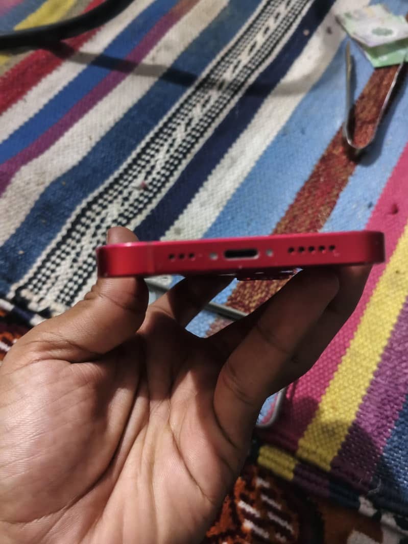 Apple iPhone 14 3