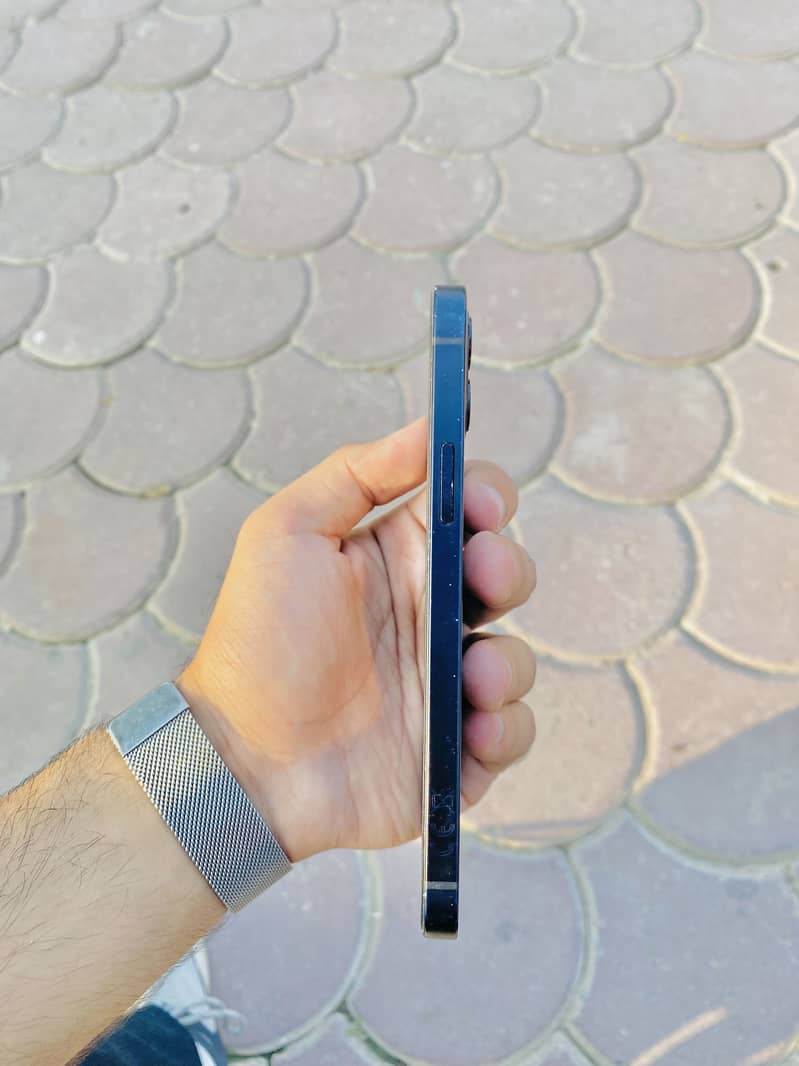 Apple iPhone 12 3