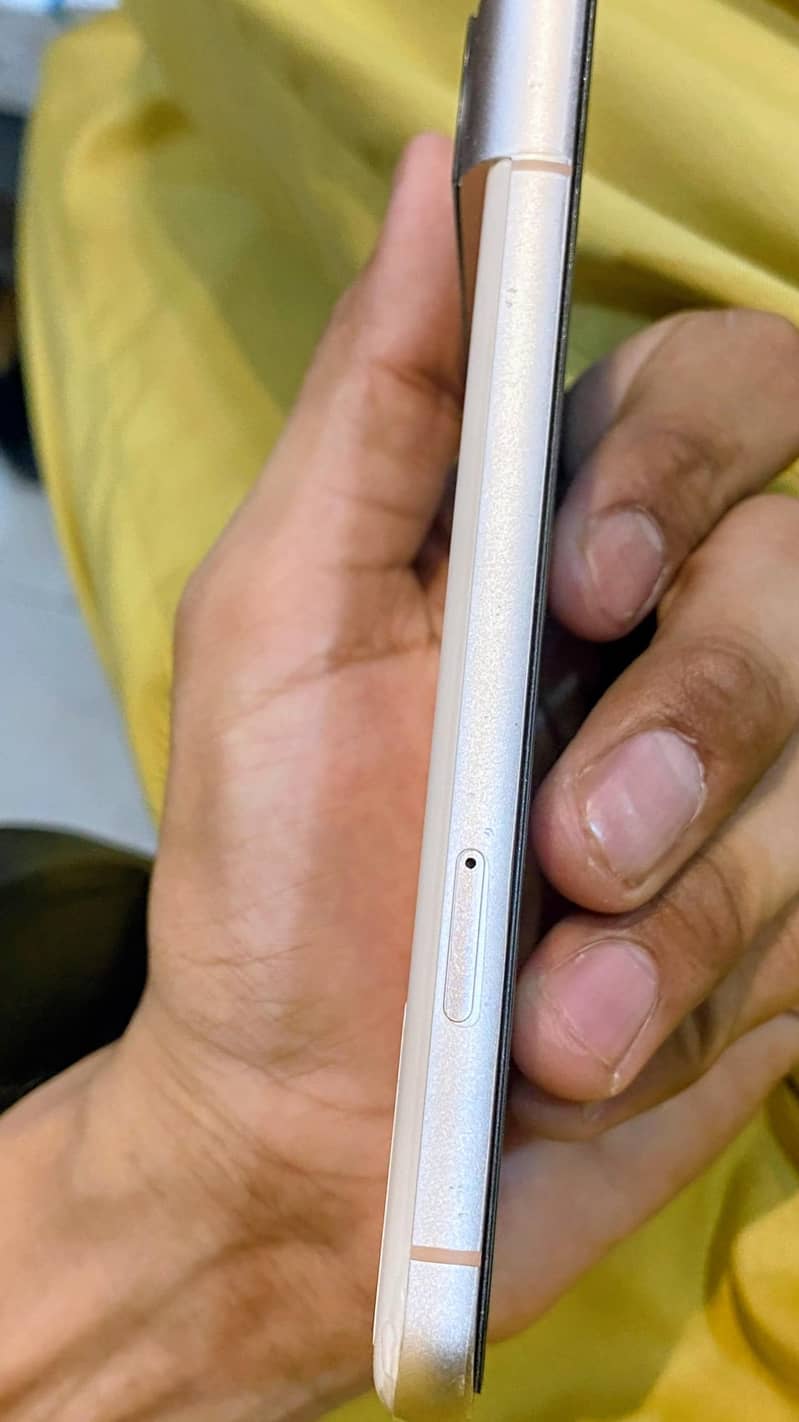 Google Pixel 8 6