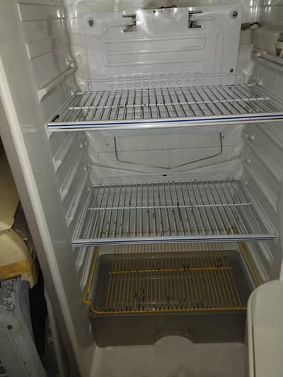 Dawlance Refrigerator large size