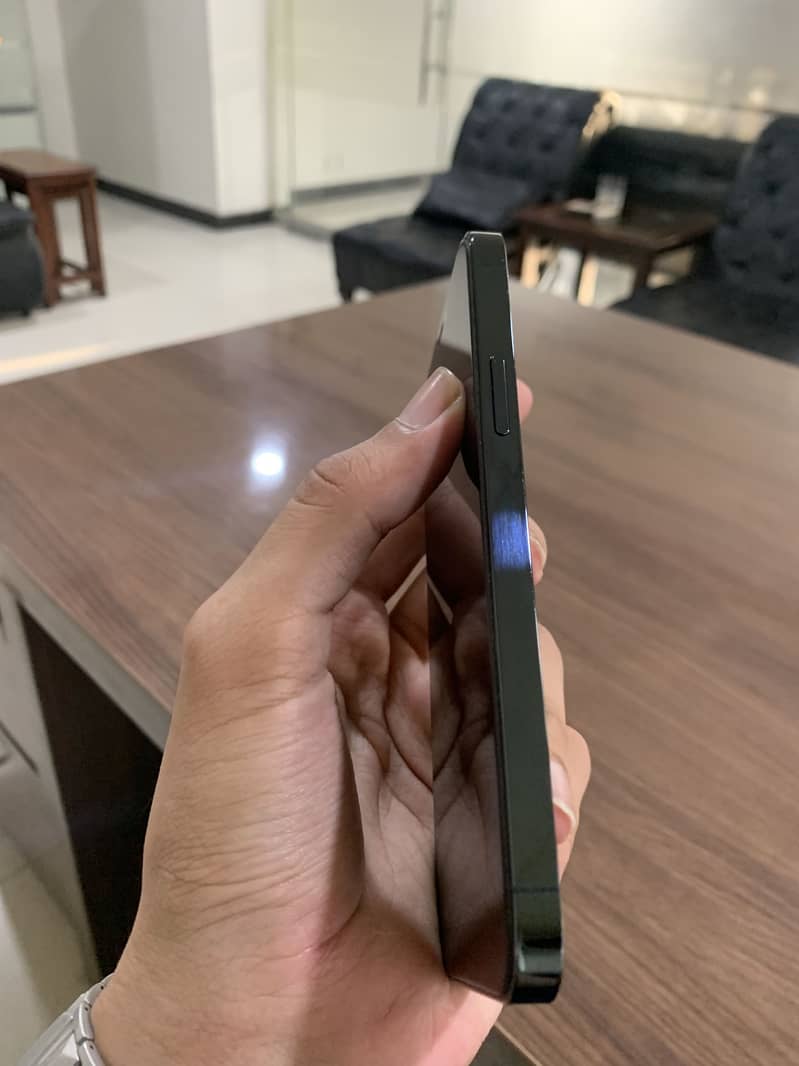 Apple iPhone 12 Pro 4