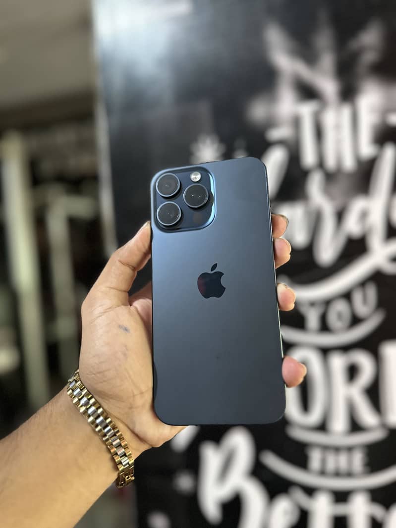 Apple iPhone 15 Pro Max 1