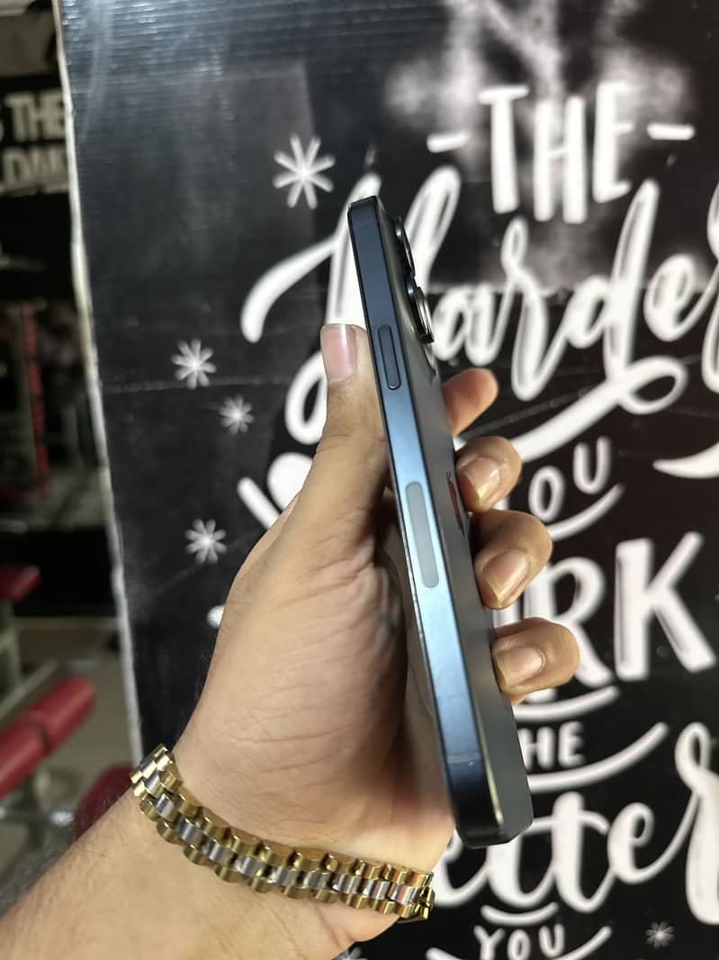Apple iPhone 15 Pro Max 7