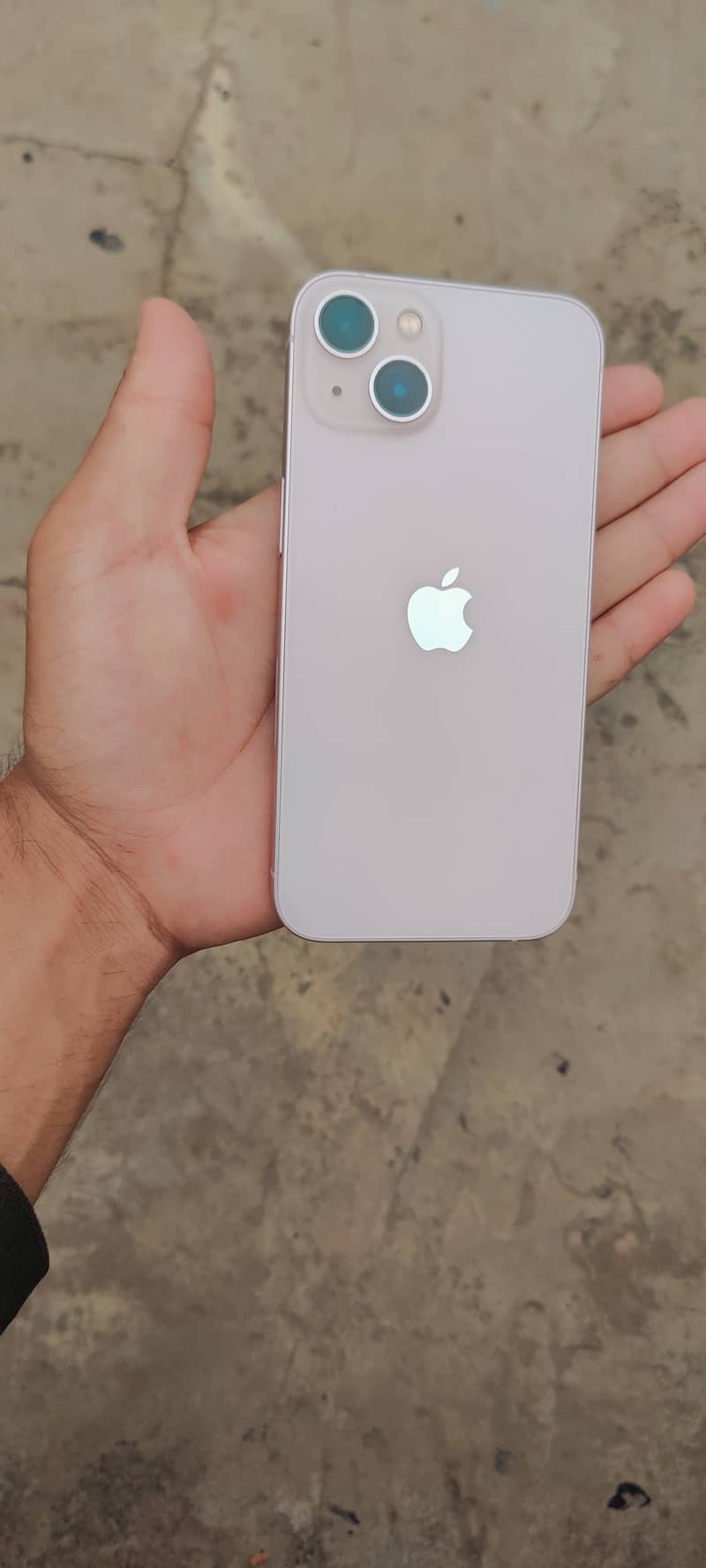 Apple iPhone 13 0