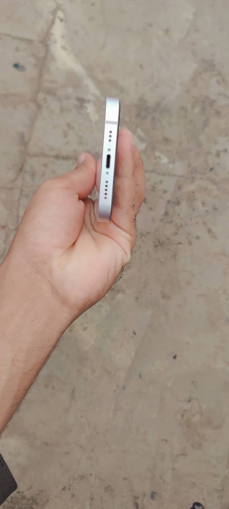 Apple iPhone 13 4