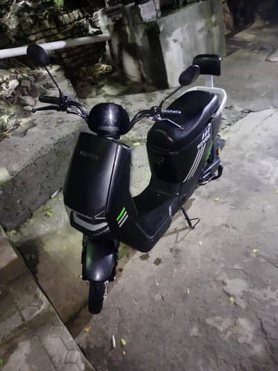  REVOO Electric Scooty for Sale | Excellent Condition