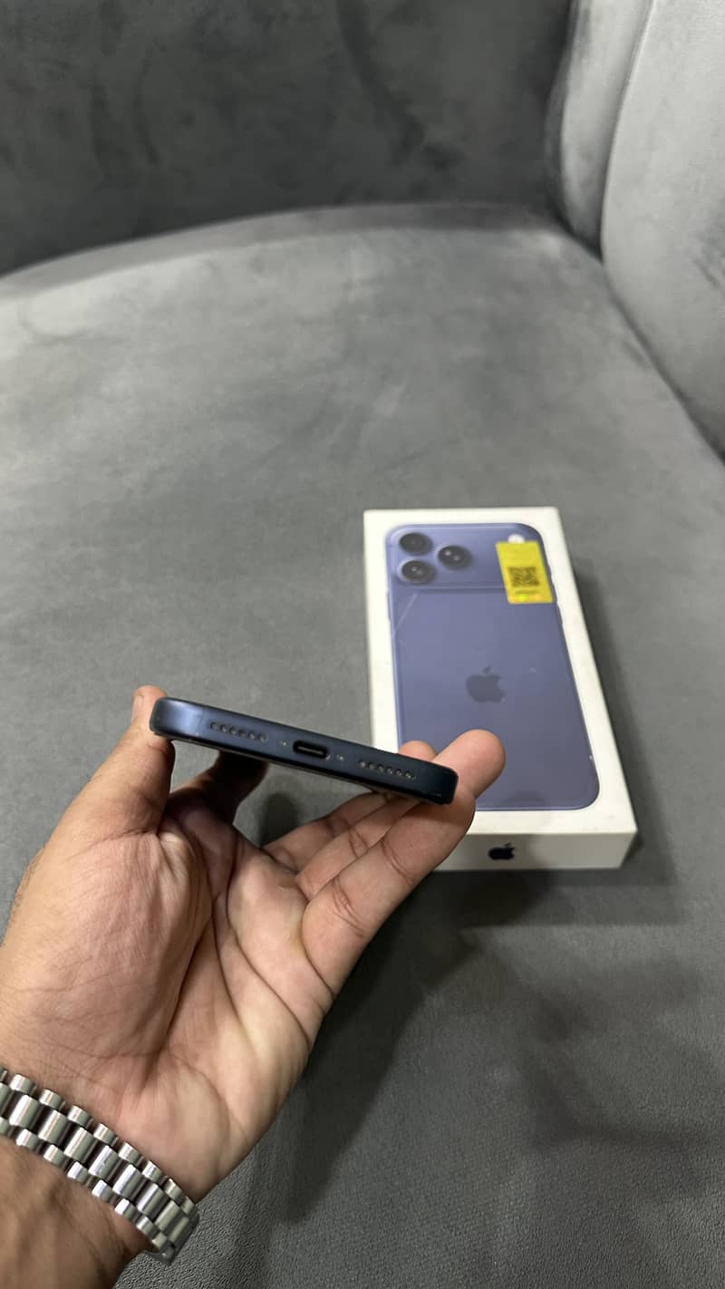 Apple iPhone 17 Pro Max 5