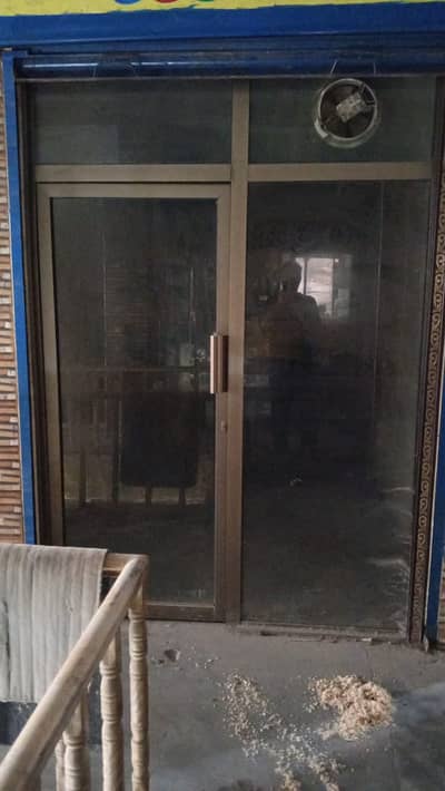 Shop aluminium door
