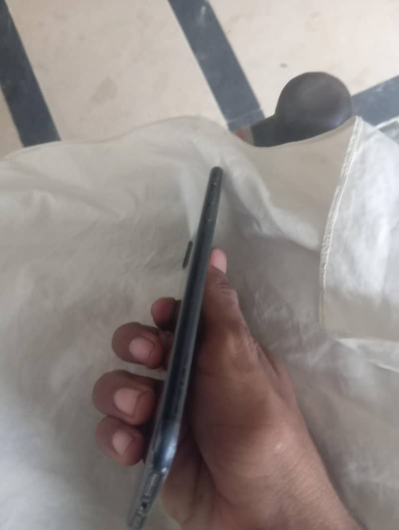 Apple iPhone 7 Plus 0