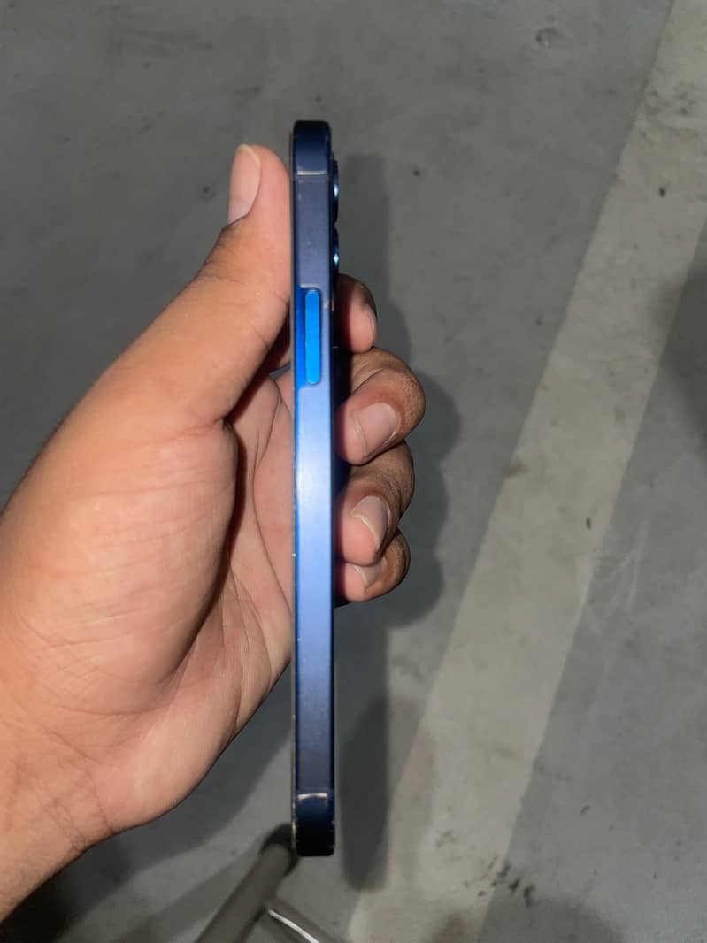 Apple iPhone 12 0