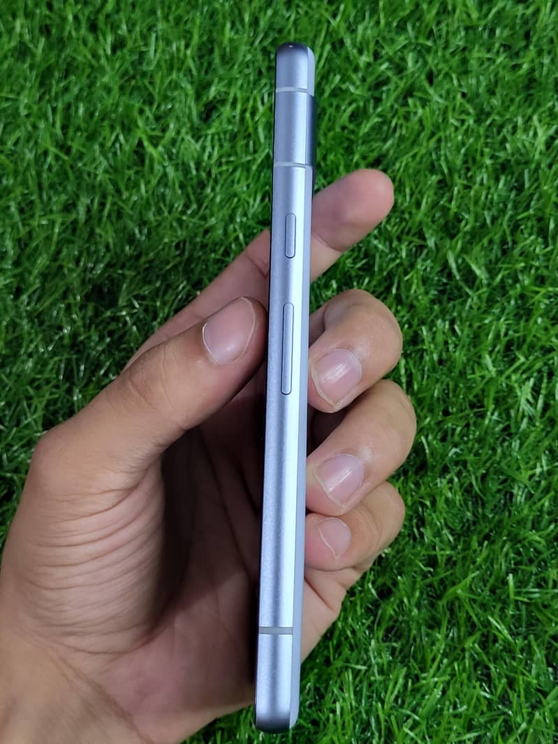 Google Pixel 7a 5