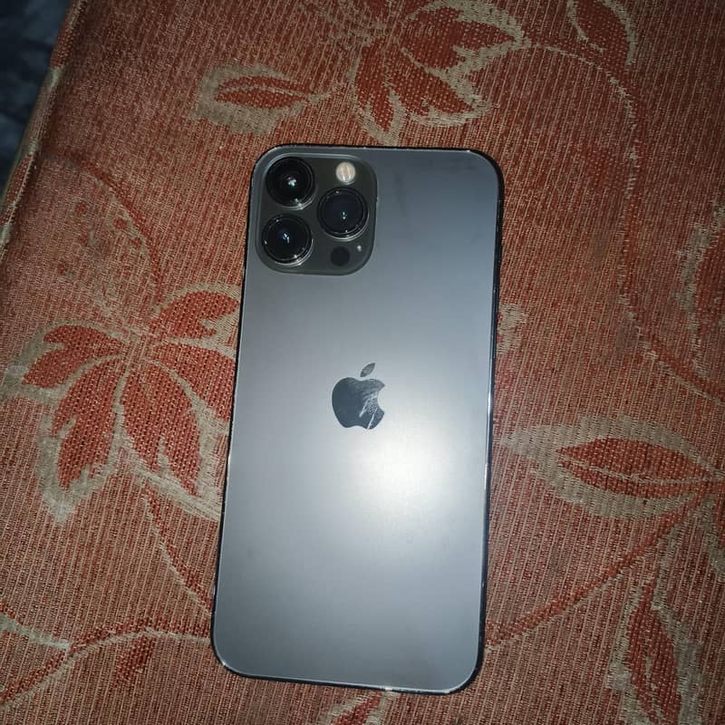 Apple iPhone 13 Pro Max 1