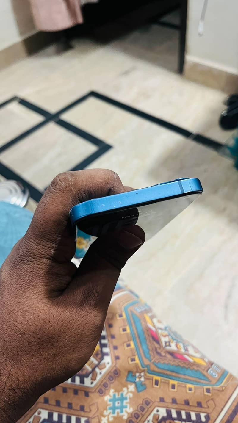 Apple iPhone 13 3