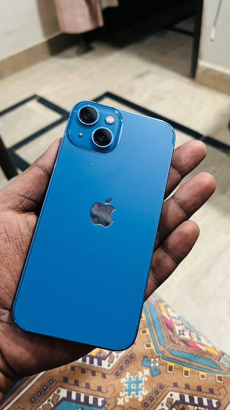 Apple iPhone 13 5