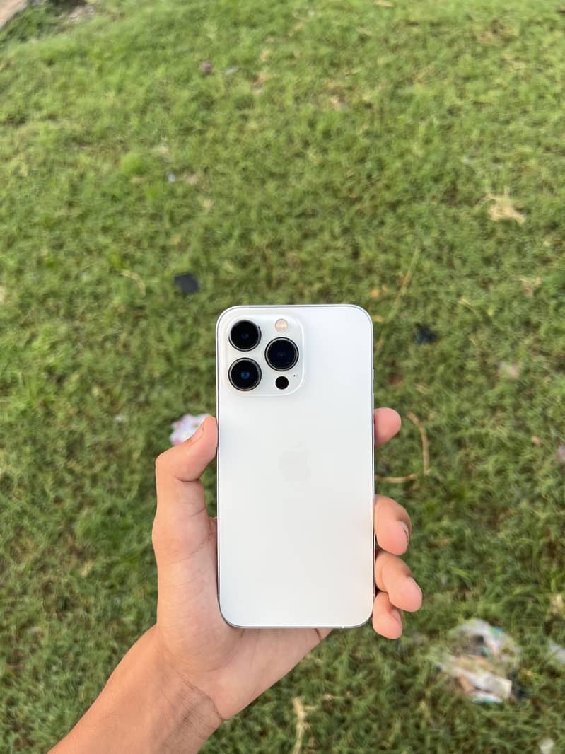 Apple iPhone 13 Pro 2