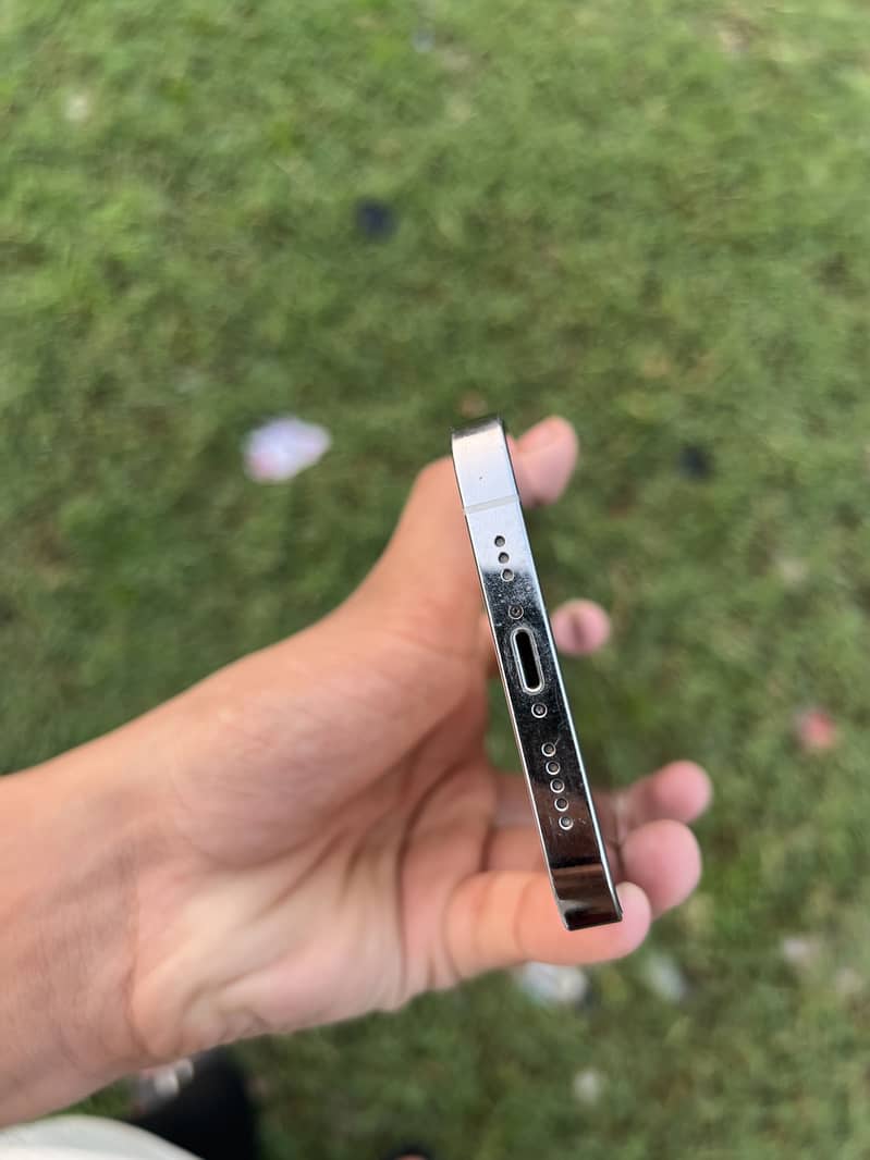 Apple iPhone 13 Pro 4