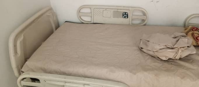 Medical patient bed