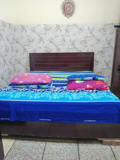 King Size Wooden bed
