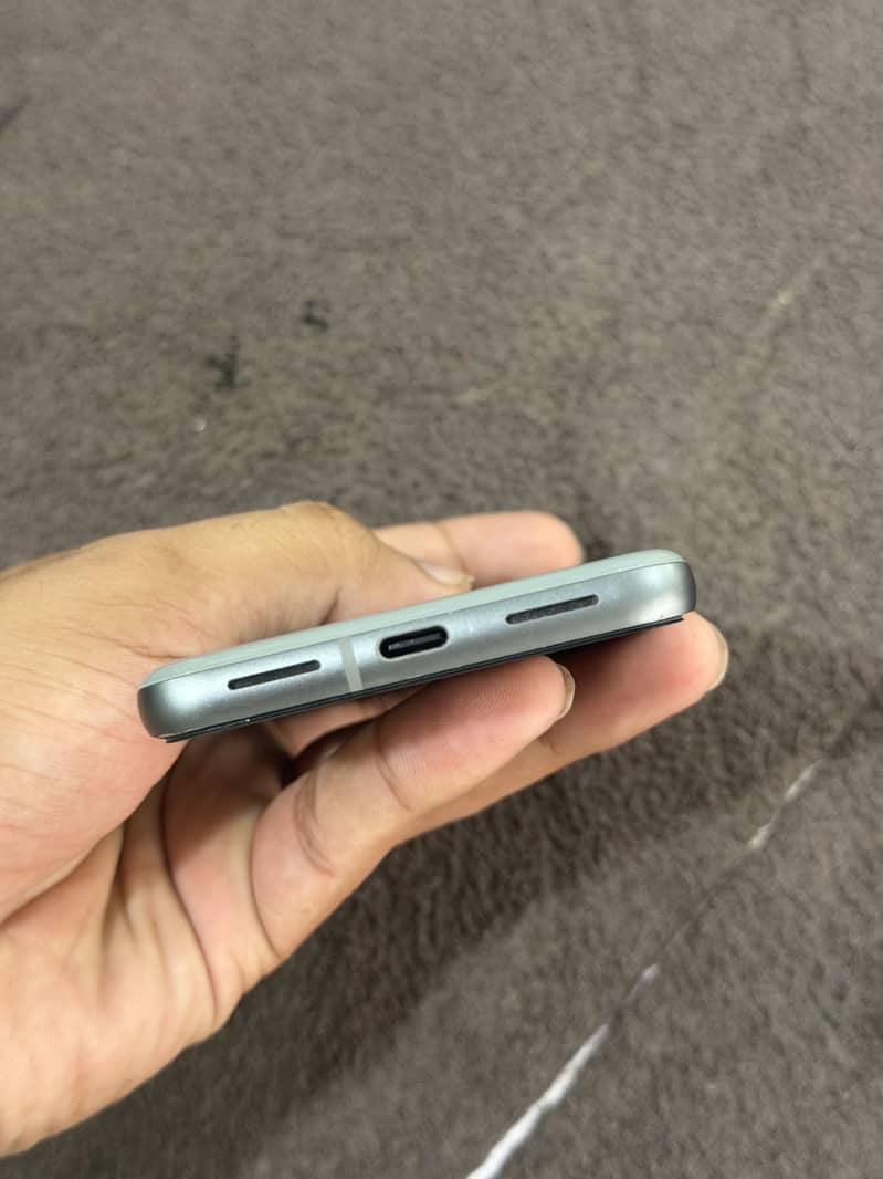 Google Pixel 8 2