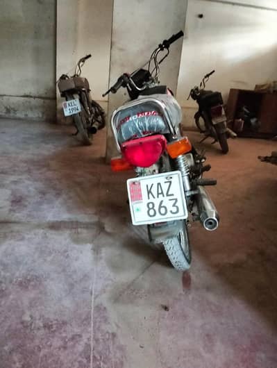 bilkul saf sutri bike hai