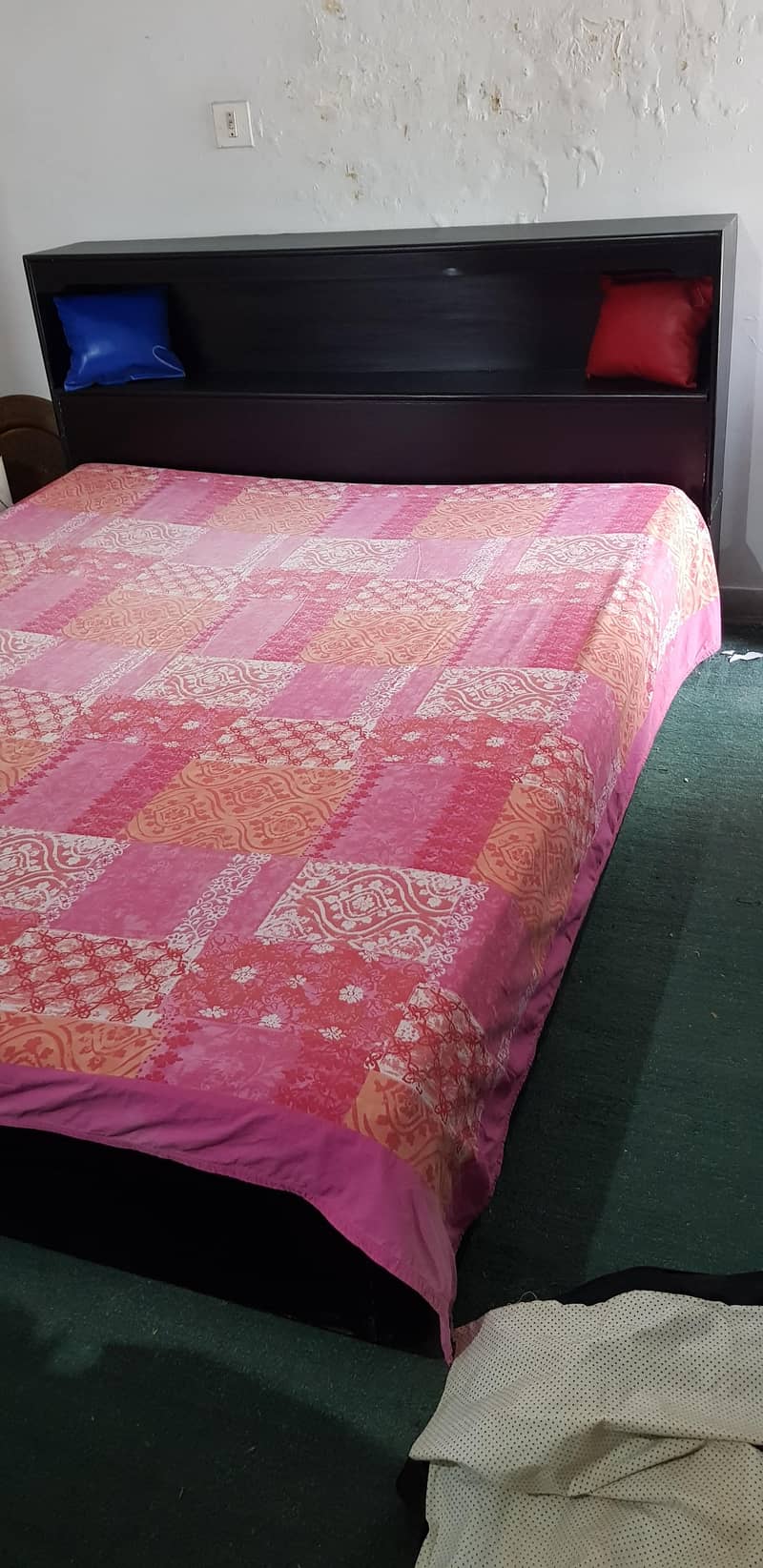 DOUBLE BED & DRESSING TABLE 1