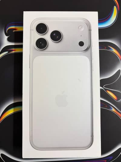 Apple iPhone 17 Pro Max Silver