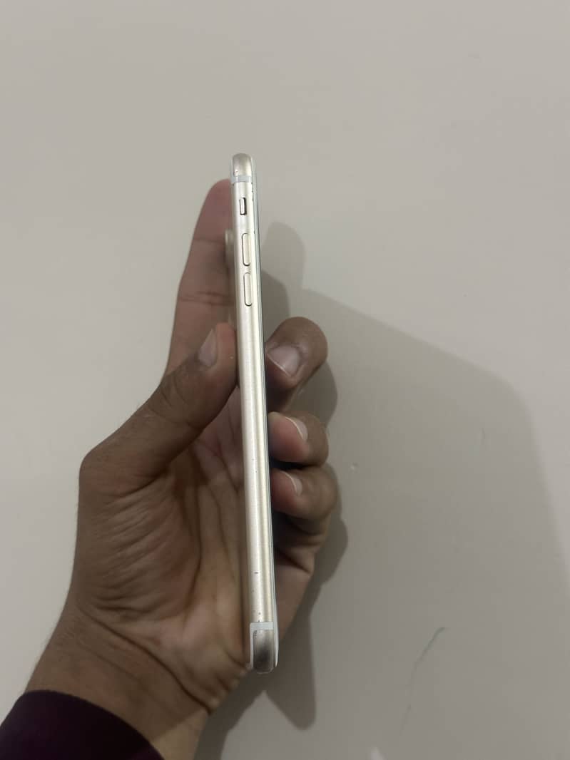 Apple iPhone 7 Plus 2