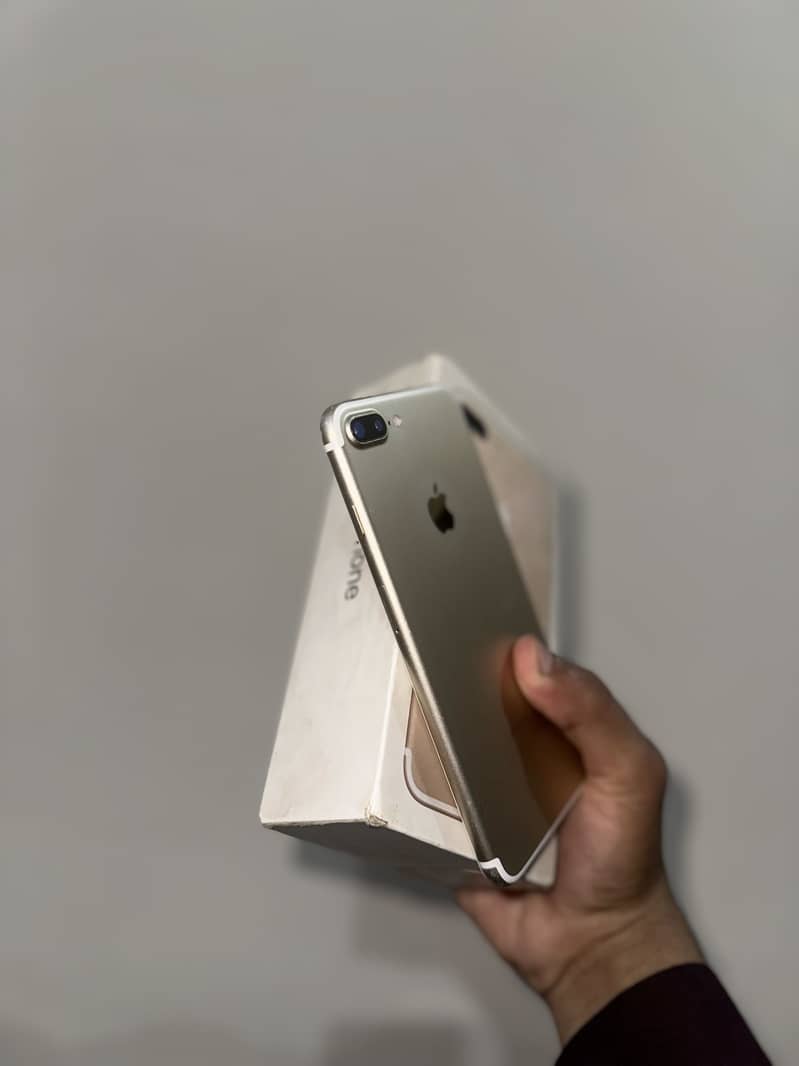 Apple iPhone 7 Plus 0