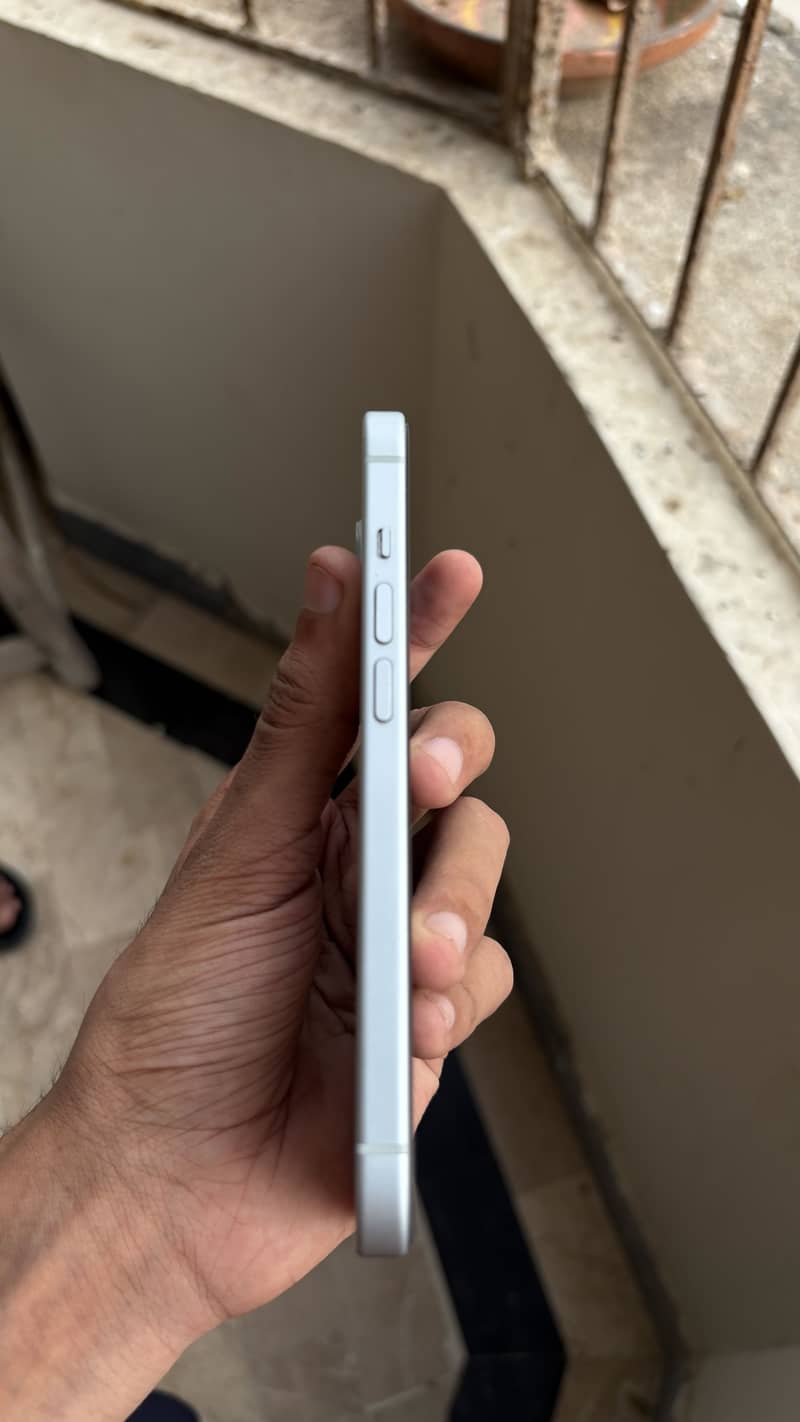 Apple iPhone 15 2