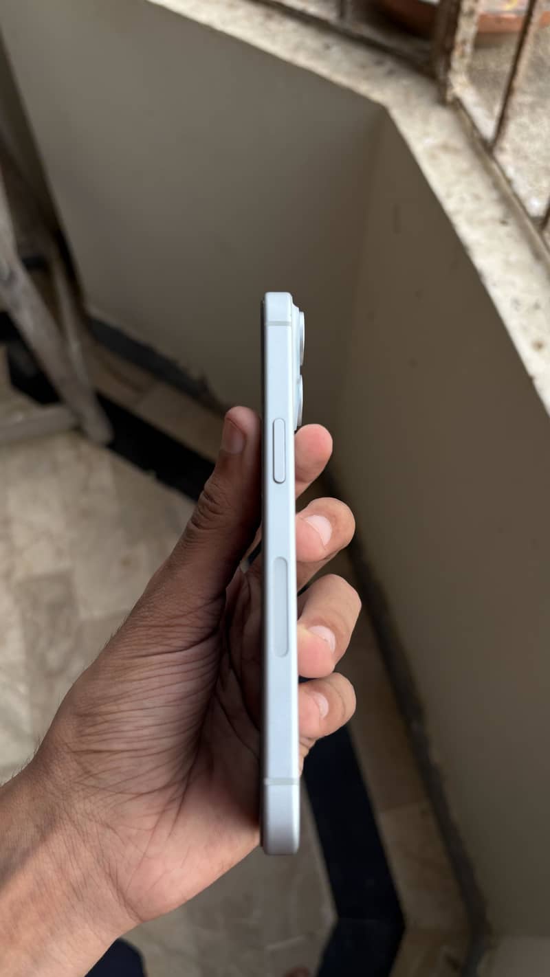 Apple iPhone 15 3