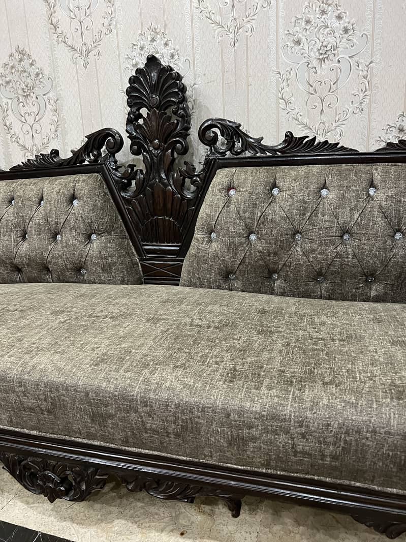 Chinioti sofa 1