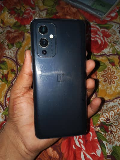 One Plus 9 5g 10.9. 5 condition out class condition or working hy