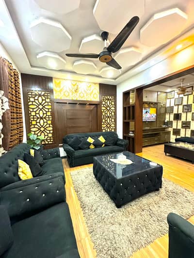 6.5 Marla Corner House With 4 Bed For Sale In Bahria Town Lahore