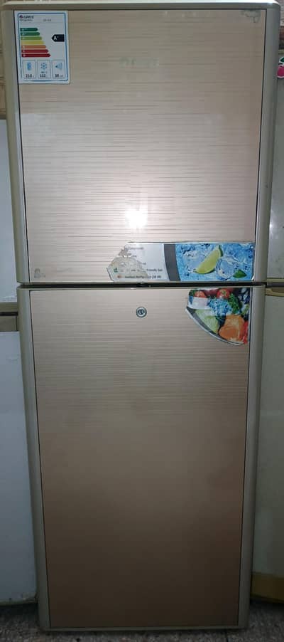 Medium size Gree refrigerator