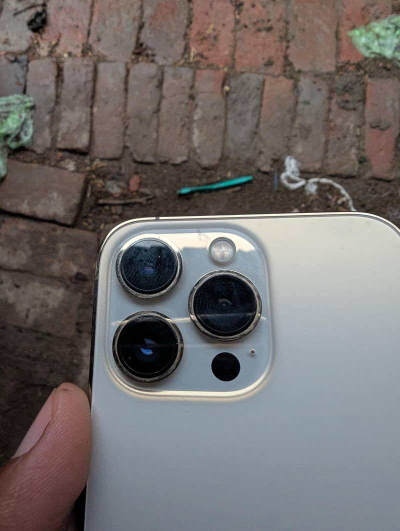 Apple iPhone 13 Pro 0