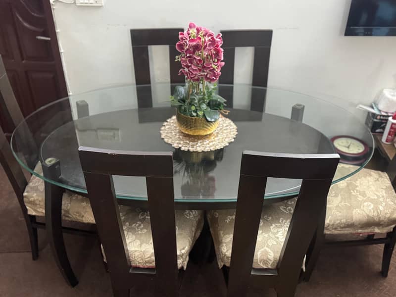 6 seater dining table 0