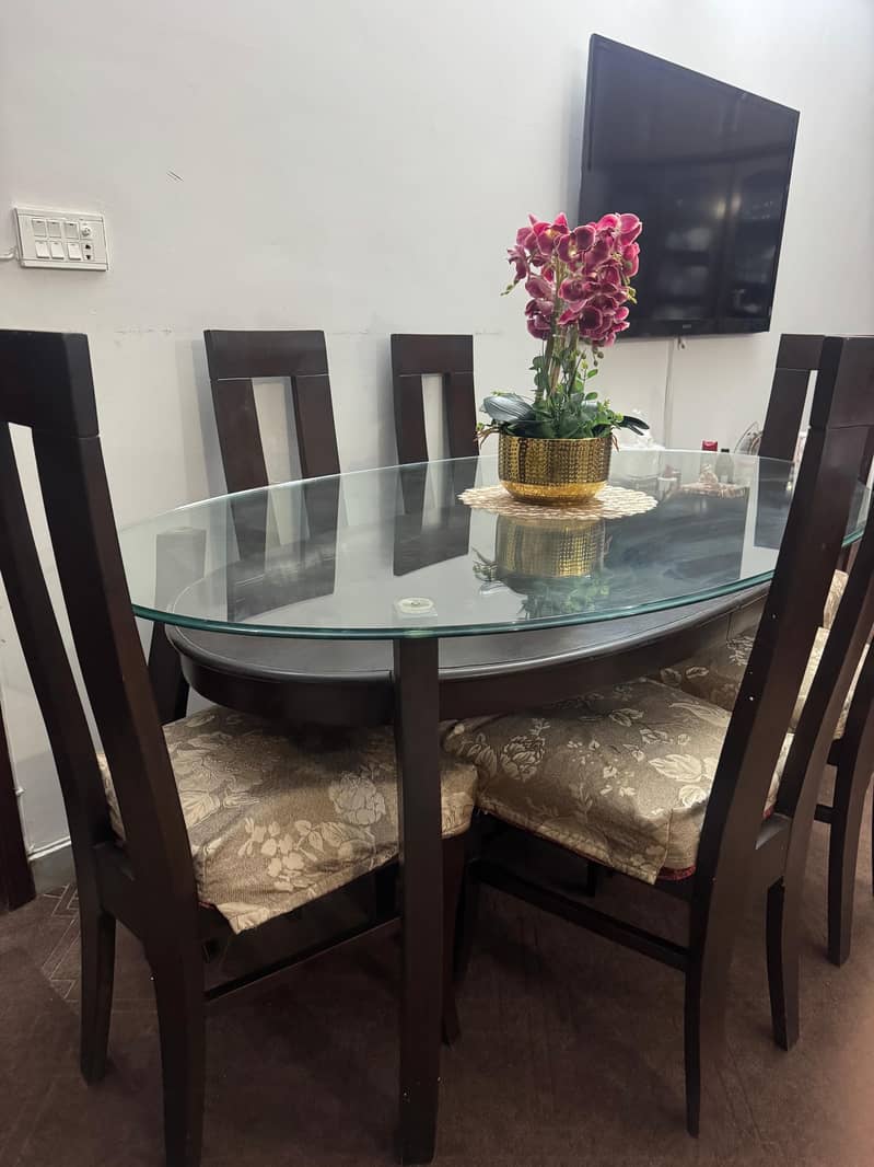 6 seater dining table 1