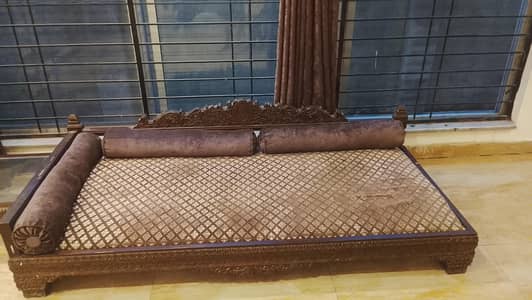 good with 2 side table and shesham wood