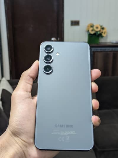 Samsung Mobile S24 fE
