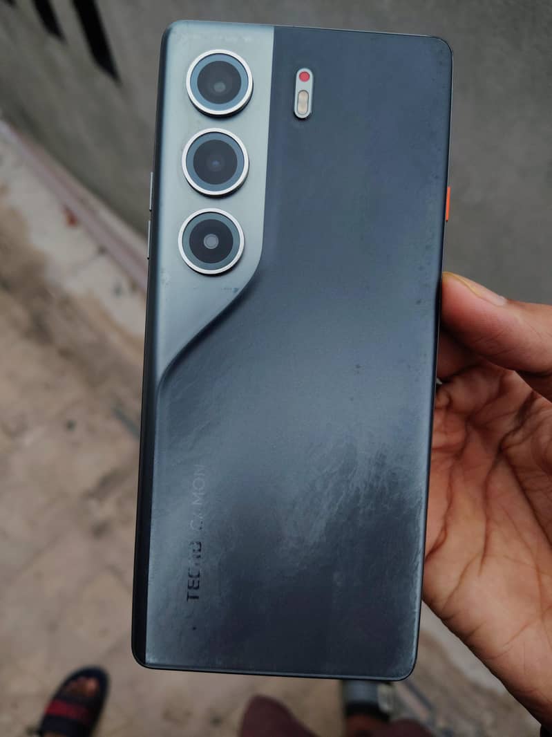 Tecno CAMON 40 Pro 0