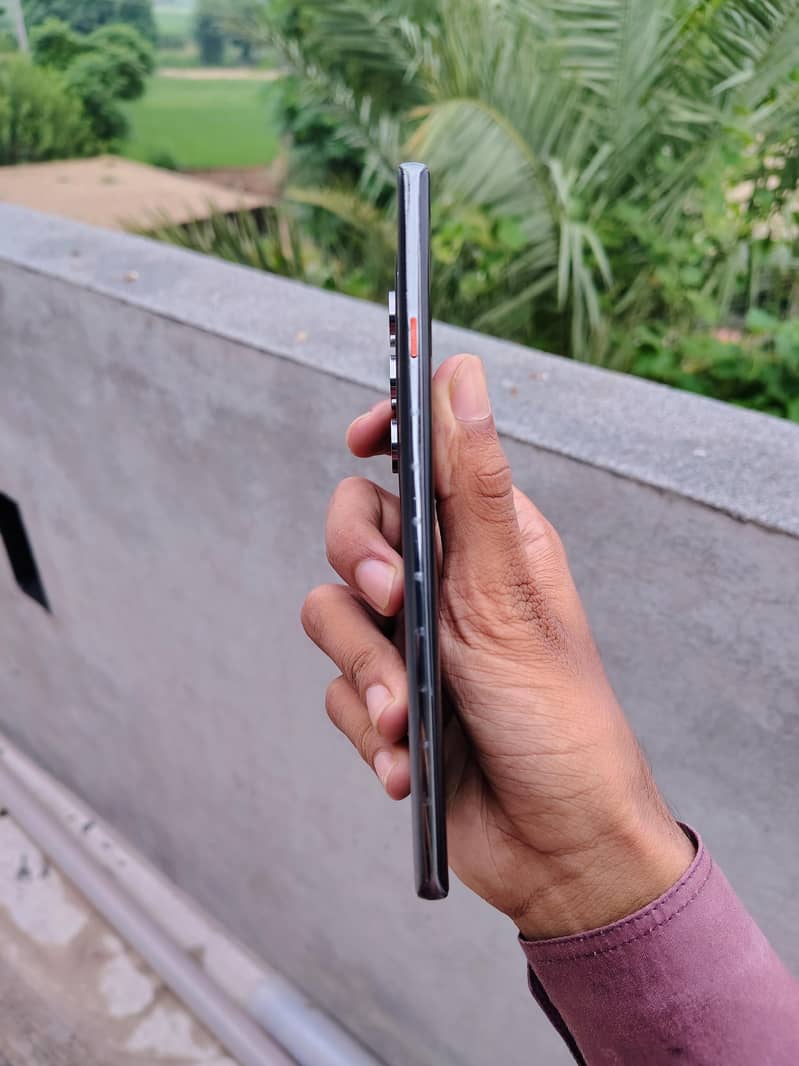 Tecno CAMON 40 Pro 4