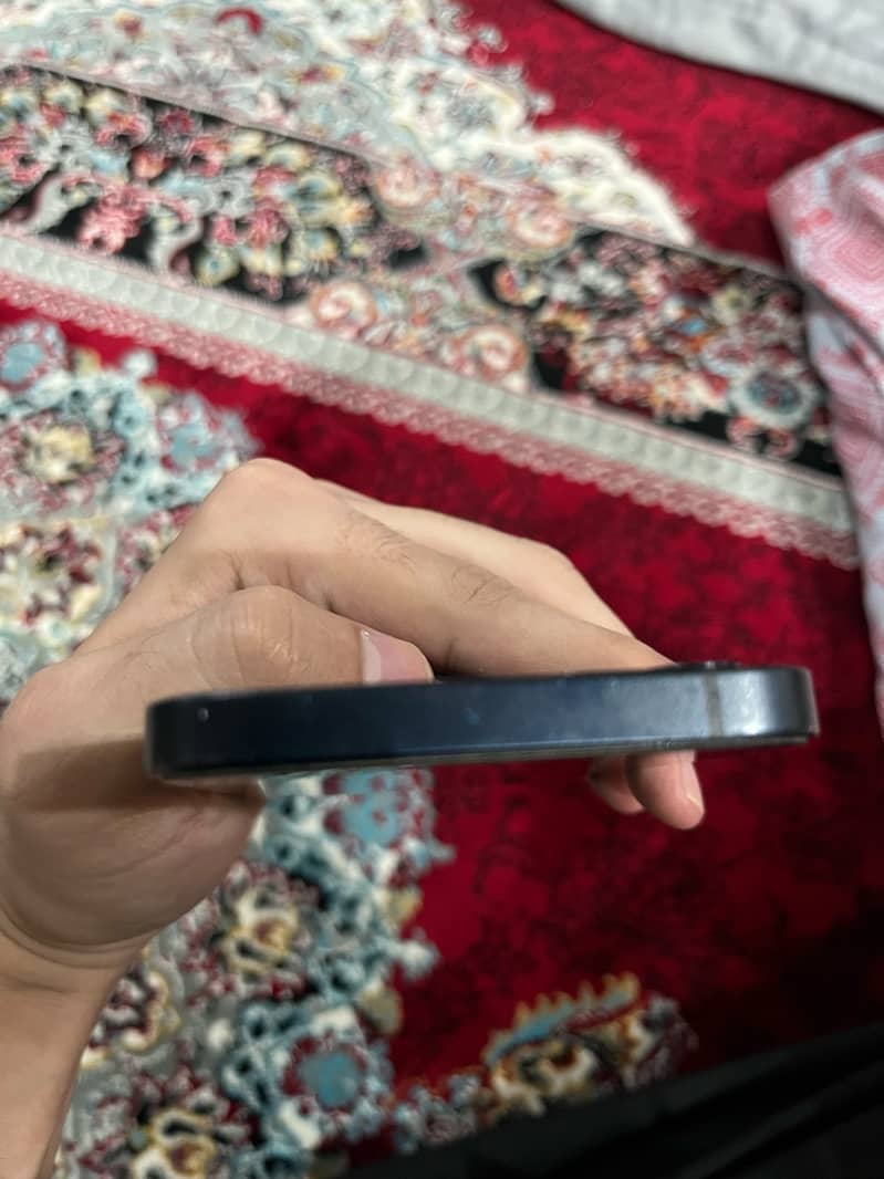Apple iPhone 12 1