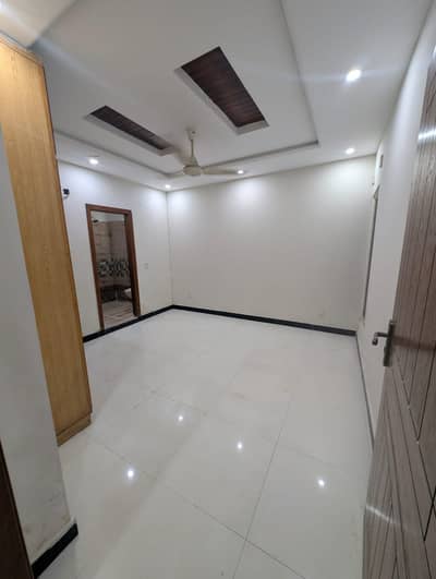 2bed unfurnished apartment available monthly basis for rent in ISLAMABAD E11 4